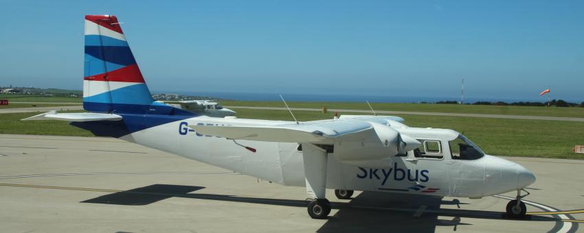 G-SBUS, BN-2A Islander, Isles of Scilly Skybus, Land's End St. Just