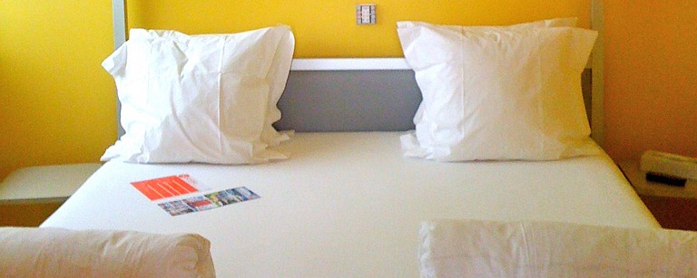 Hi Hotel > Matali Crasset - Nice : room Rendez-vou