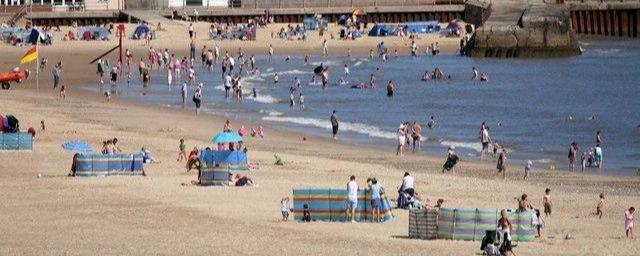 Gorleston Beach and breakwater