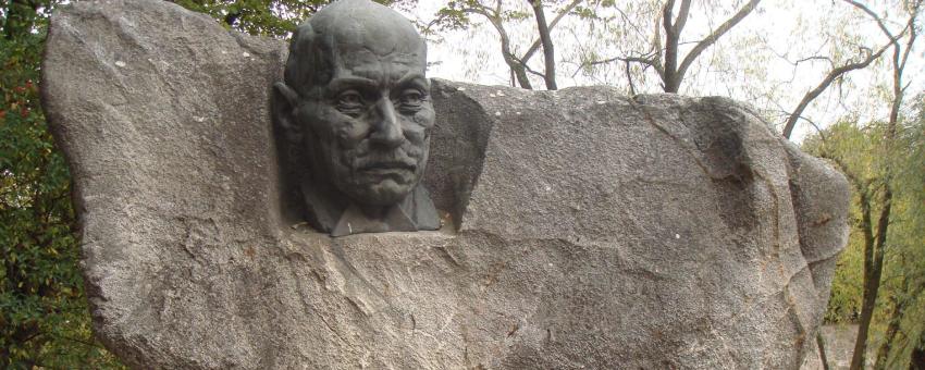 Monument to Oskar Luts