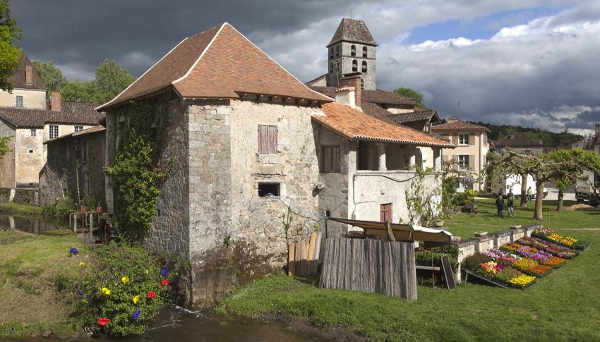 St-Jean-de-Cole in the Green Périgord