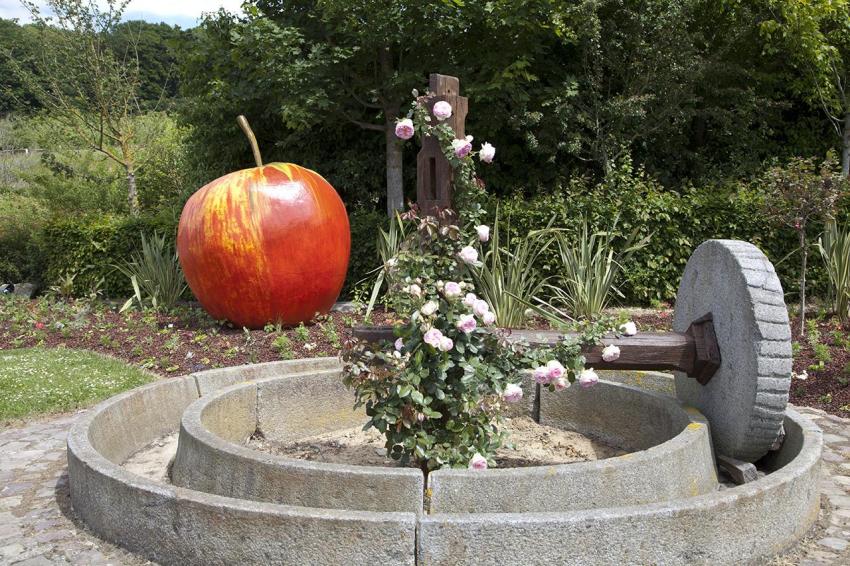 Apple & Cider Press at Vimoutiers