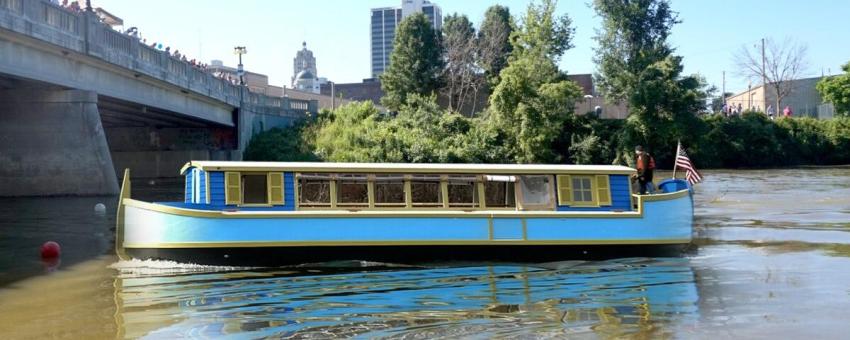 Sweet Breezes Canal Boat