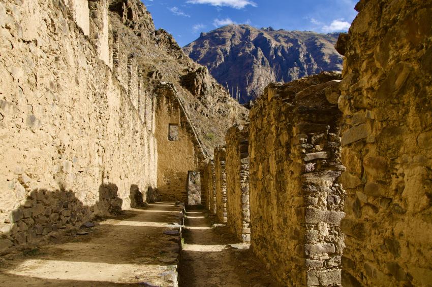 Inside the Pinkuylluna ruins